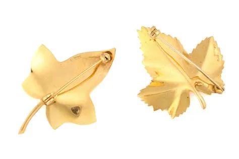 Lot 188 - Two 9ct gold leaf brooches; including a