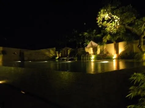 ROYAL HOTEL N' LOUNGE (JEMBER, INDONÉSIA): 34 fotos, comparação de ...