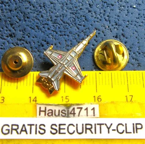 SWISS-AIR-FORCE F/A-18 KAMPFJET SCHMUCL-PIN M.SECURITY-CLIP (Gebraucht ...