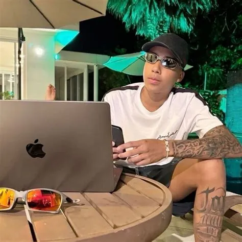 de gede em Pins criados por você | Abravanel, Foto de palhaço ...