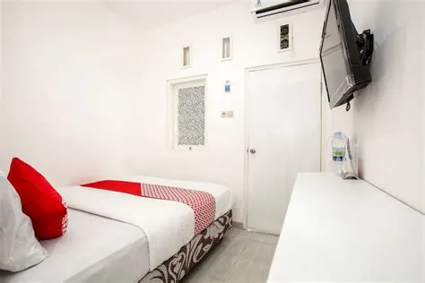 Hotel di Jember, Mulai Rp41988 per malam - OYO Hotels