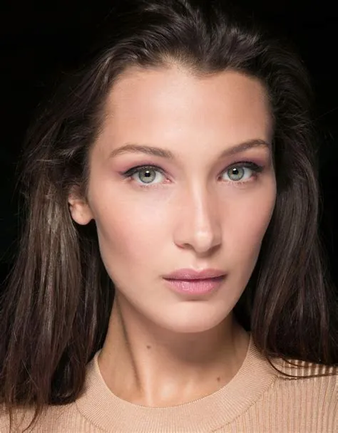 Pourquoi Bella Hadid est la plus belle femme du monde ? - Elle