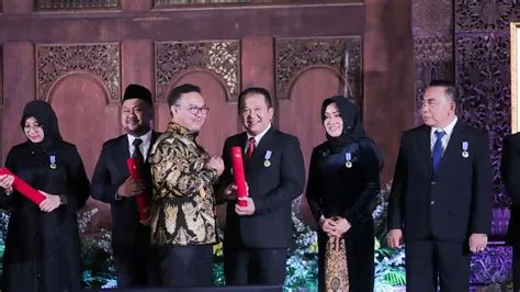 Bupati Jember Raih Penghargaan Manggala Karya Kencana dari BKKBN ...