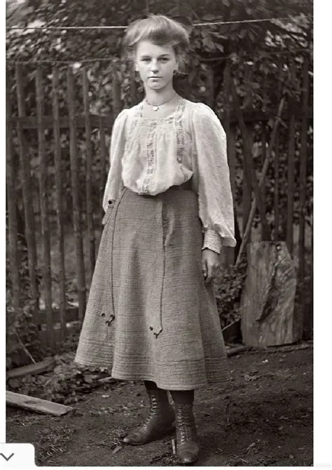 by LaChelle Whitehurst on Arizona 1900 | Edwardian fashion, Define ...