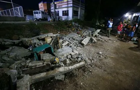 Magnitude 7.4 earthquake strikes southern Philippines, triggering ...