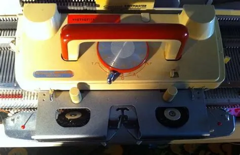 Singer 360 Knitting Machine