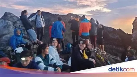 Larangan Daki Gunung di Bali, Pemandu Pendaki: Kami Cari Nafkah dari Sana