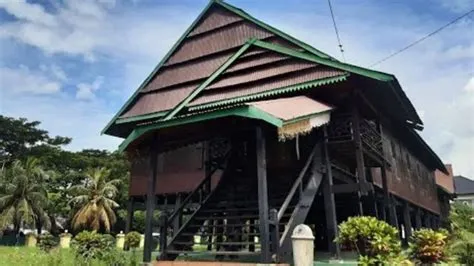 Sejarah Rumah Adat Bugis yang Kaya Akan Nilai Budaya Serta Kearifan ...