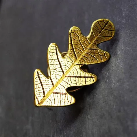 Golden Oak Leaf Pin, Leaf Brooch, Oak Leaf Pin, Oak Leaf Lapel Pin ...