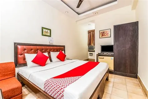 Hotel City Castle, OYO Rooms Delhi, Book @ ₹1290 - OYO