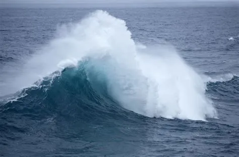 Tsunami from 2011 Japan Earthquake Rocks Coast Guard Ship (Video) - Surfer