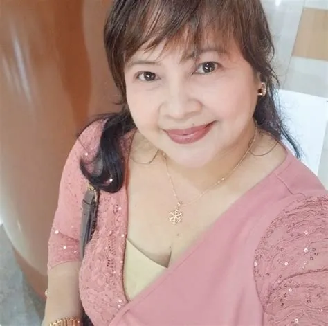 Pretty Woman - Pretty Woman added a new photo.