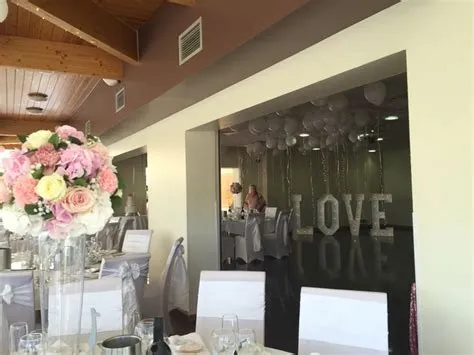 von Amber weddings and Events (Flo auf Chesfield Downs weddings by ...