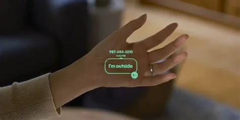 AI Humane, perangkat berbasis AI yang dibuat oleh dua mantan ...