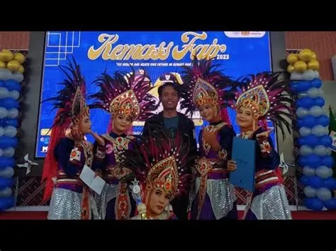 JUARA 1 TARI KREASI SE SMK DAN SE KABUPATEN SMKN 1 BANYUASIN III - YouTube