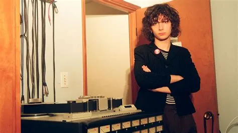 Sharp Pins Announces New Album, Shares Video for New Song “(I Wanna) Be ...