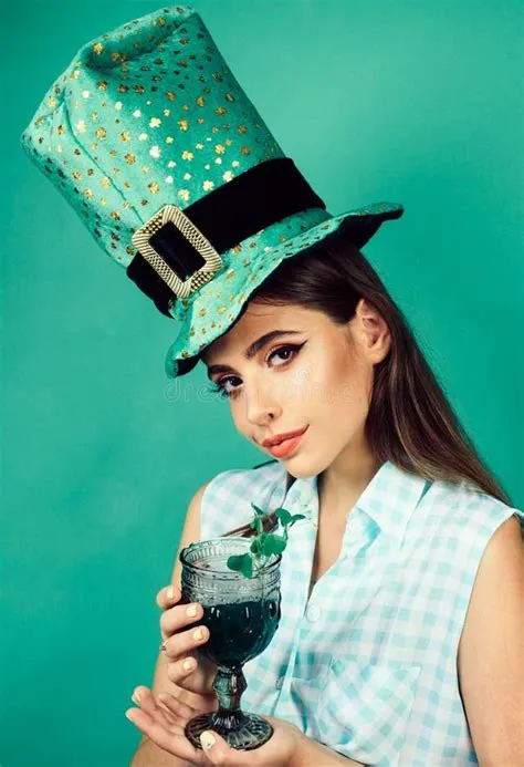 What is on Her Mind. Pin Up Woman with Trendy Makeup. Pinup Girl with ...