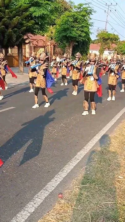 street parade IMF Ijen marching festival (Banyuwangi)Gita S7 SMP 7 ...