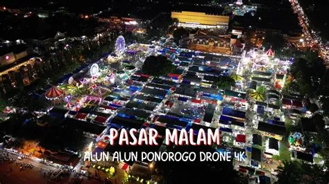 ALUN ALUN PONOROGO PASAR MALAM DRONE VIEW 4K SERU ABIS - YouTube