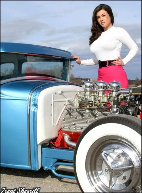 9 Questions with Pinup Kelly Lindahl - Pin-up Model Photos | MyRideisMe.com