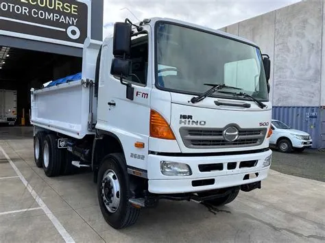 2010 HINO 500 TIPPER - Racecourse Motor Company