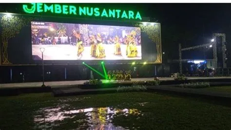 Malam Tahun Baru 2025 di Alun-Alun Jember, Suguhkan Pentas Budaya ...