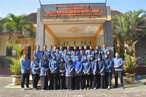 SMKN 8 JEMBER – SMK Negeri 8 Jember! Bisa dan Hebat