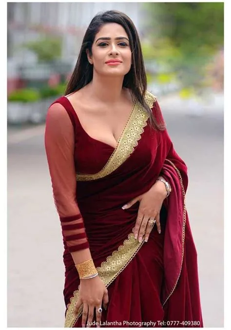 Imgur Post - Imgur | Indian models, Saree look, Indian beauty saree