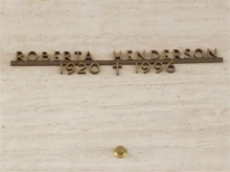 Roberta Marie Dreiling Henderson (1920-1996): homenaje de Find a Grave