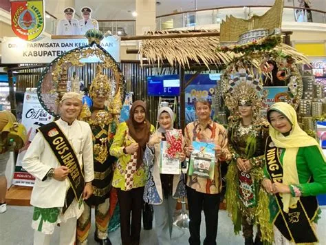 Dinas Pariwisata Jember Kembali Raih Penghargaan Stand Terfavorit ...