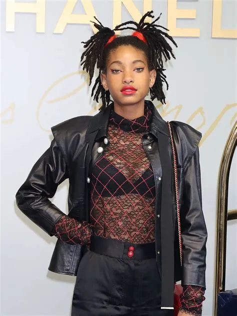 WILLOW SMITH at Chanel Metiers D’Art 2016/17 Collection Fashion Show in ...
