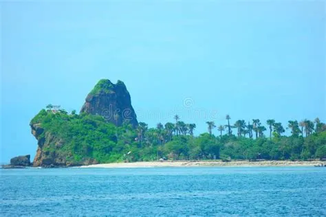 Beautiful Papuma Beach in Jemnber Stock Photo - Image of coast, sand ...