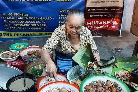 10 Tempat Kuliner Malam Solo, Dijamin Enak dan Murah!