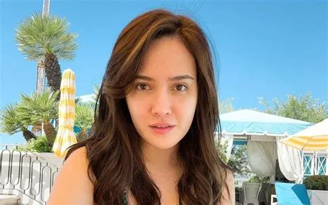 5 Potret Shandy Aulia Pakai Bikini Rajut Pamer Kulit Mulus, Makin Hot ...