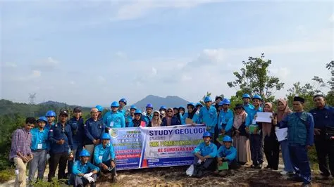 Sekolah Kejuruan SMK Perminyakan Dumai Jalankan Study Geologi Sesuai ...