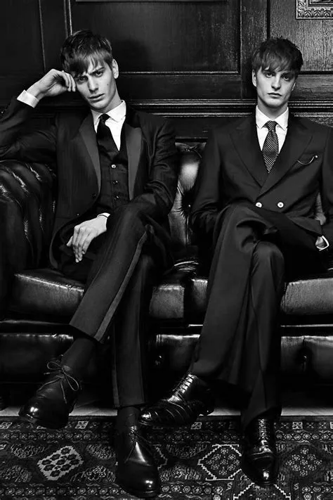 by Nicole Herrera on Clothes | Male models poses, Poses, Male poses