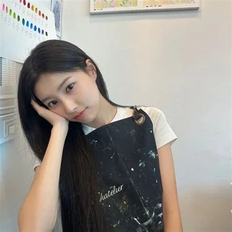 by eve on Art | Pretty people, Cute girl face, Girl face