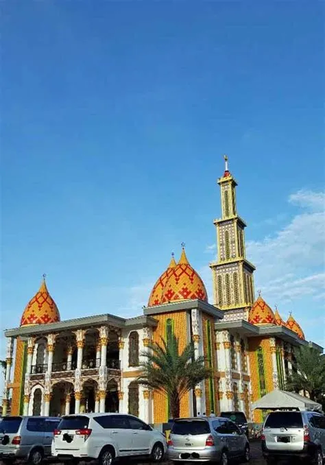 Masjid Roudhotul Muchlisin di Jember, Megah nan Indah!