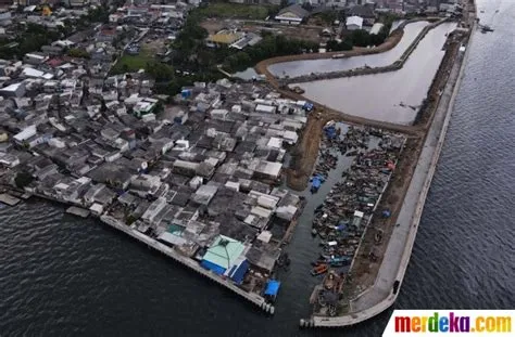 Foto : Melihat Tanggul Laut Raksasa di Utara Jakarta | merdeka.com