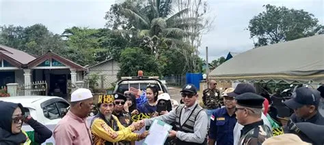 PT Hutan Rindang Banua Berpartisipasi Untuk Menyerahkan Bantuan Peduli ...