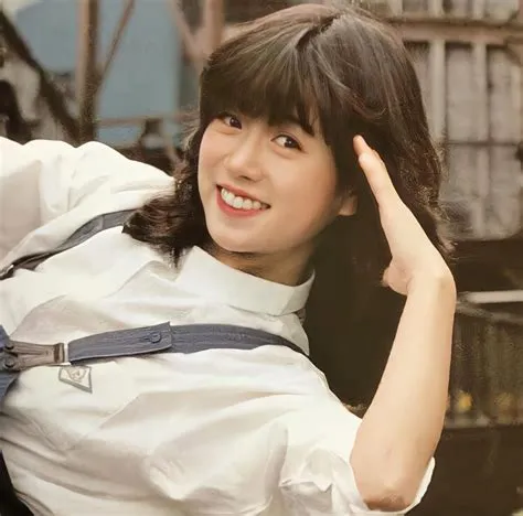 by Eddie on backgrounds (for drawings?😅) | Poses, Japanese ...