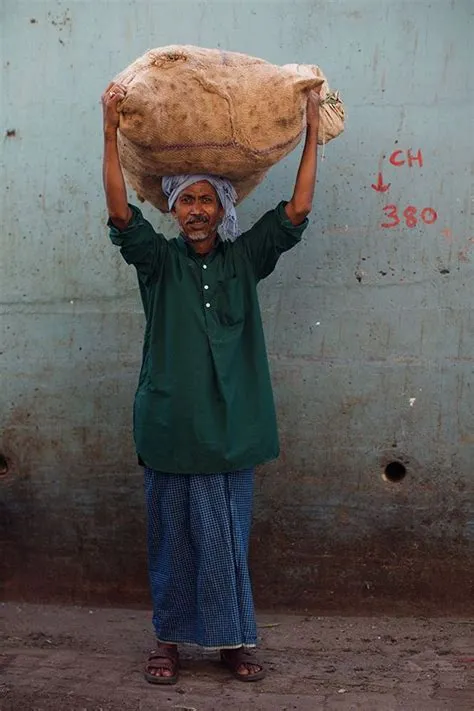 On the Street….Fashion in Detail, Mumbai (The Sartorialist) | Fashion ...