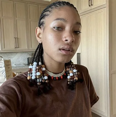 Willow smith “beaded cornrows” on Instagram: “🤎 @e_scizorhands 🤎 ...