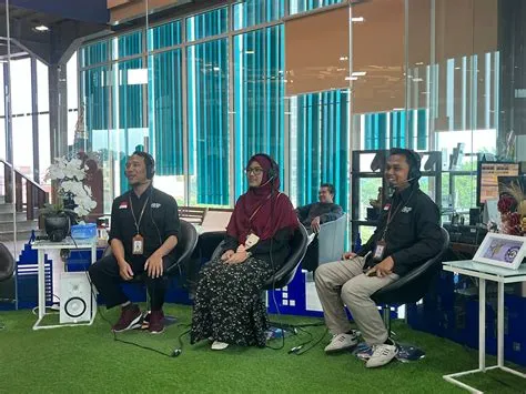 YDSF Gelar Rakornas Marcom dan Belajar Kehumasan di Suara Surabaya ...