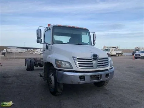 2010 Hino 338 S/A Cab & Chassis - Michener Allen Auctioneering Ltd
