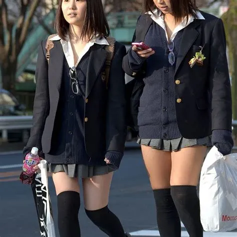 【画像】職人技発揮するJK街撮り写真 | JKちゃんねる|女子高生画像サイト | School girl japan, Fashion, Girl