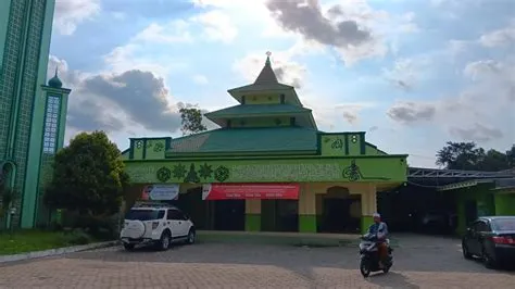 Jelajah Masjid di Jember, Masjid Raudlatul Muttaqin Pertahankan ...