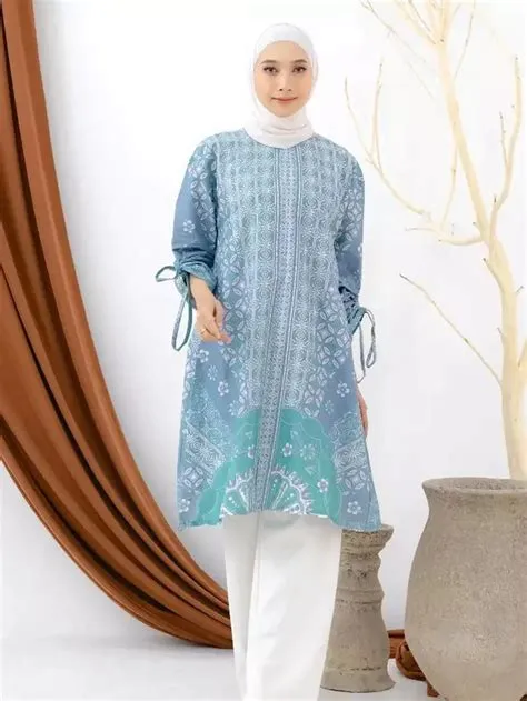 7 Model Batik Tunik Terbaru untuk Wanita, Bisa untuk Acara Kantoran ...