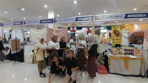 Puluhan Karya Mahasiswa Wirausaha Tapal Kuda Dipamerkan Di Roxy Square ...